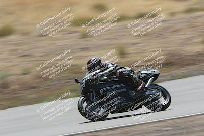 media/Apr-20-2025-AHRMA (Sun) [[393a79c373]]/Race/Group 10/Turn 4b/